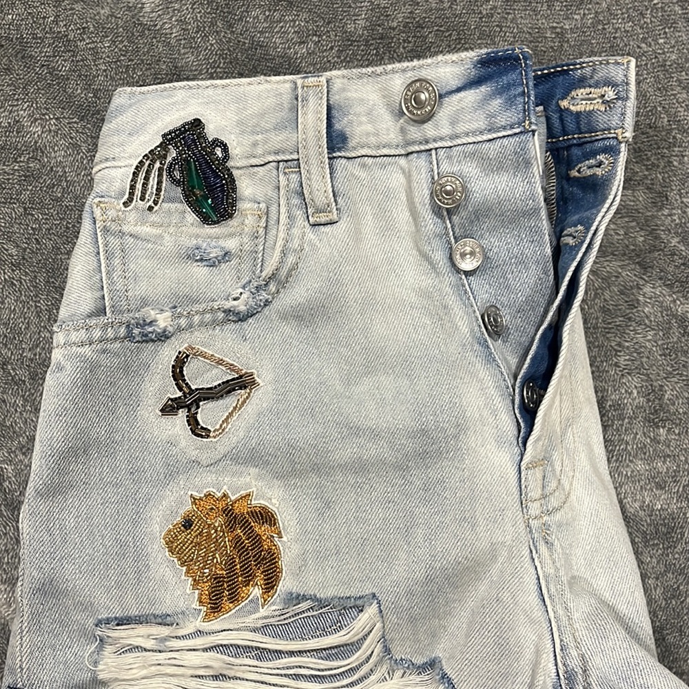EASY RUBY SHORT WITH ZODIAC IN ROSEMARY - Picture 8 of 10